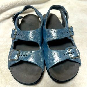 SAS Women Size 8 1/2 metallic blue Leather Sandals
